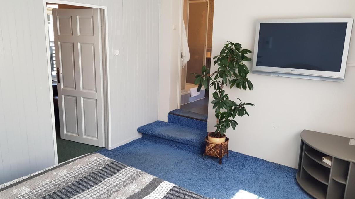 Hotel Alicja Lodź Bagian luar foto