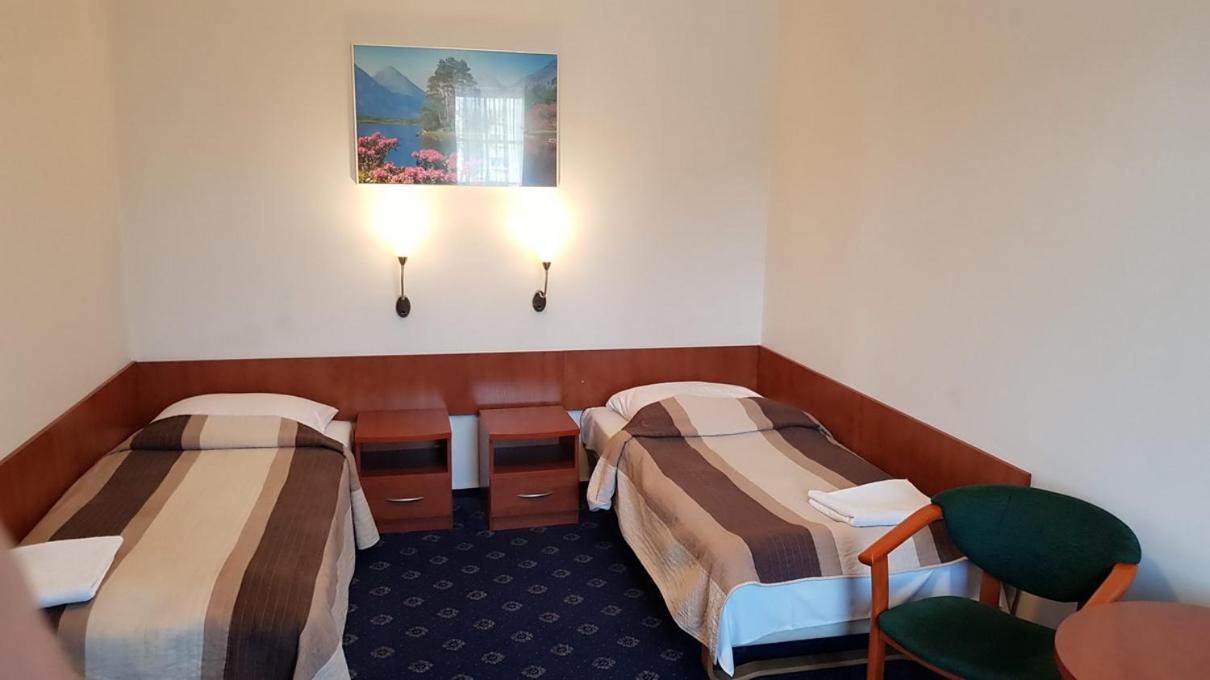 Hotel Alicja Lodź Bagian luar foto