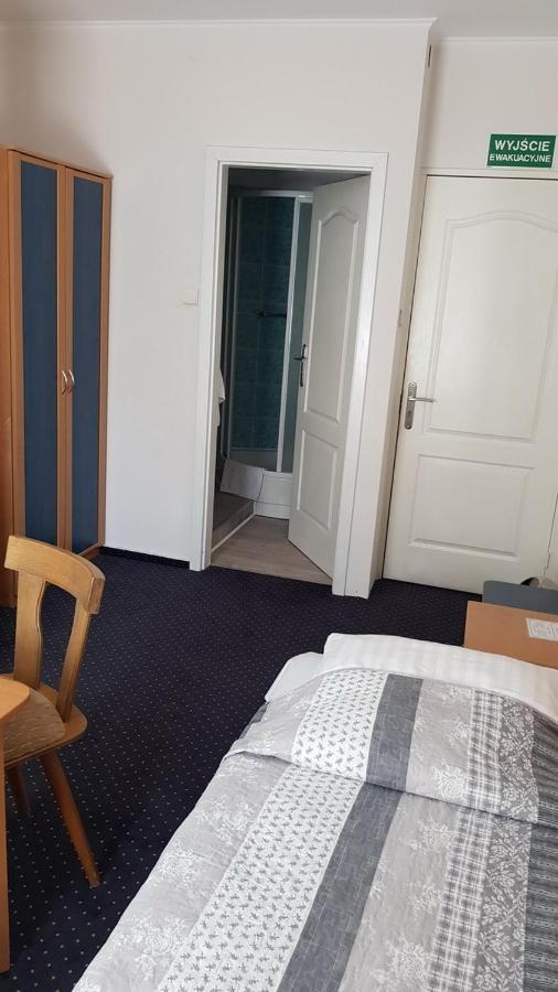 Hotel Alicja Lodź Bagian luar foto