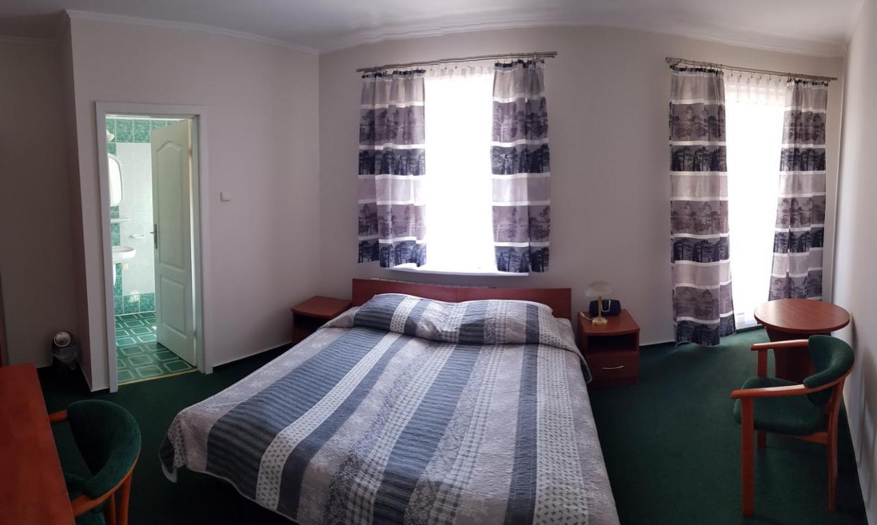 Hotel Alicja Lodź Bagian luar foto
